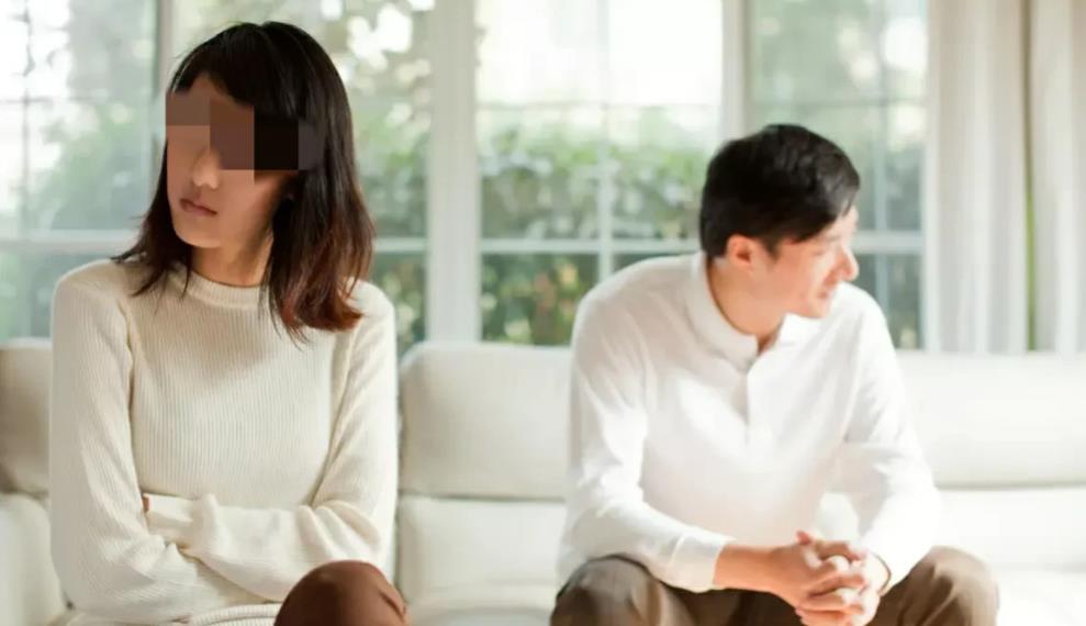 “岂有此理！”陕西西安，女子因和男友分手，决定提前退掉出租屋。岂料，她去找房东大