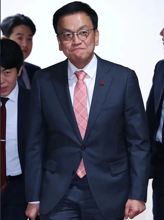 韩国代总统崔相穆还是比较可靠的！
1月31日，崔相穆再次行使否决权否掉了国会通过