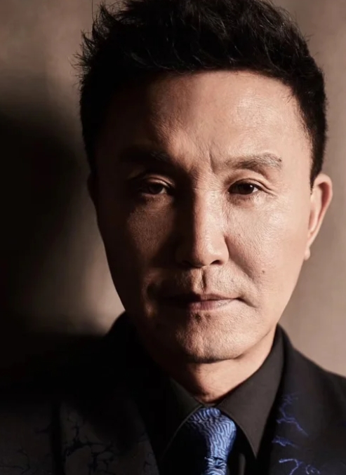 吴刚：演艺界的坚韧力量