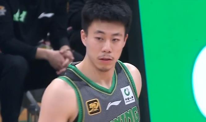 张镇麟复出！CBA常规赛，辽宁男篮对阵天津男篮，张镇麟复出让辽篮如虎添翼，天津队