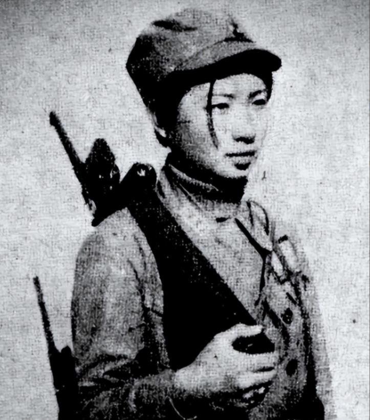 1942年，女战士赵毓政被鬼子抓住，审讯时，她对着日军军官山崎就是一耳光，山崎当