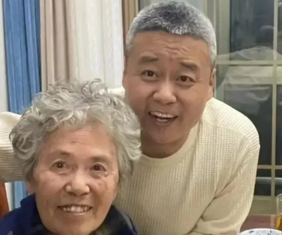 2015年，山东46岁男子投资失败，妻子却在他负债4600万后，带着孩子离开。哪
