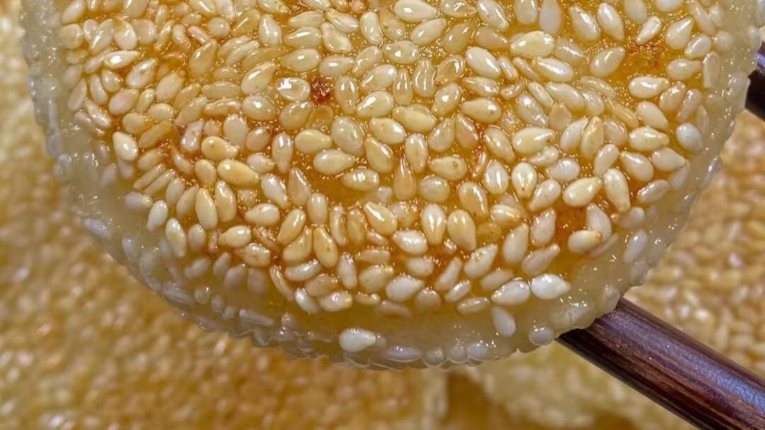 土豆芝麻饼：土豆与芝麻的完美邂逅~