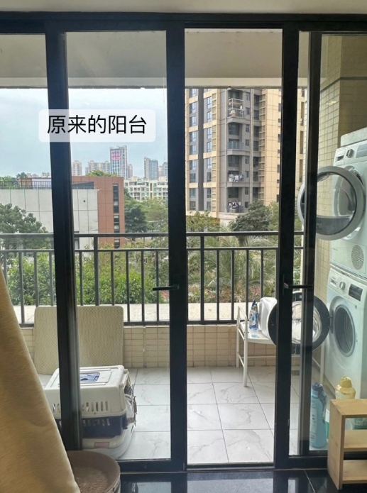 后悔没早点封阳台
家里多出了四五平米哈哈哈哈

还做了地台和矮书柜！！效果满意的