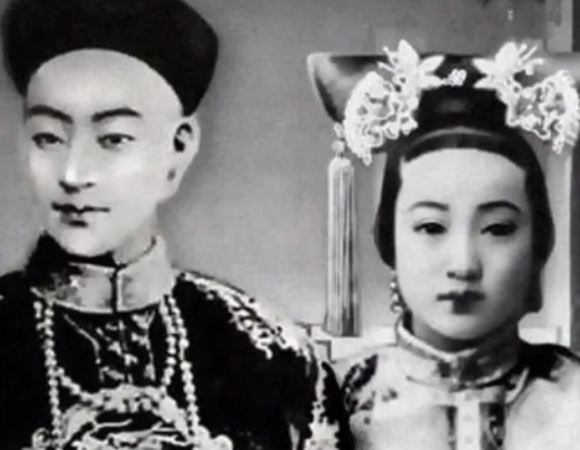 1908年，光绪帝去世前半年曾留下病历：“至今已遗精近二十年，前几年每月遗精十几