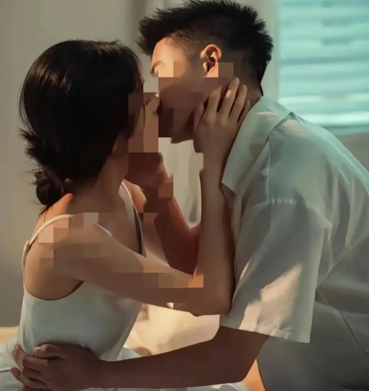 28岁已婚女“偷情”快递员被曝光，聊天内容不堪入目！
**最近，一则关于28岁已