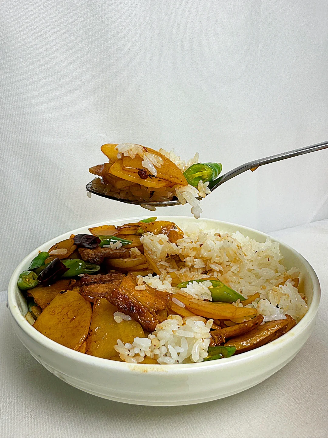 今天吃什么|在家做饭🍳土豆五花肉盖饭