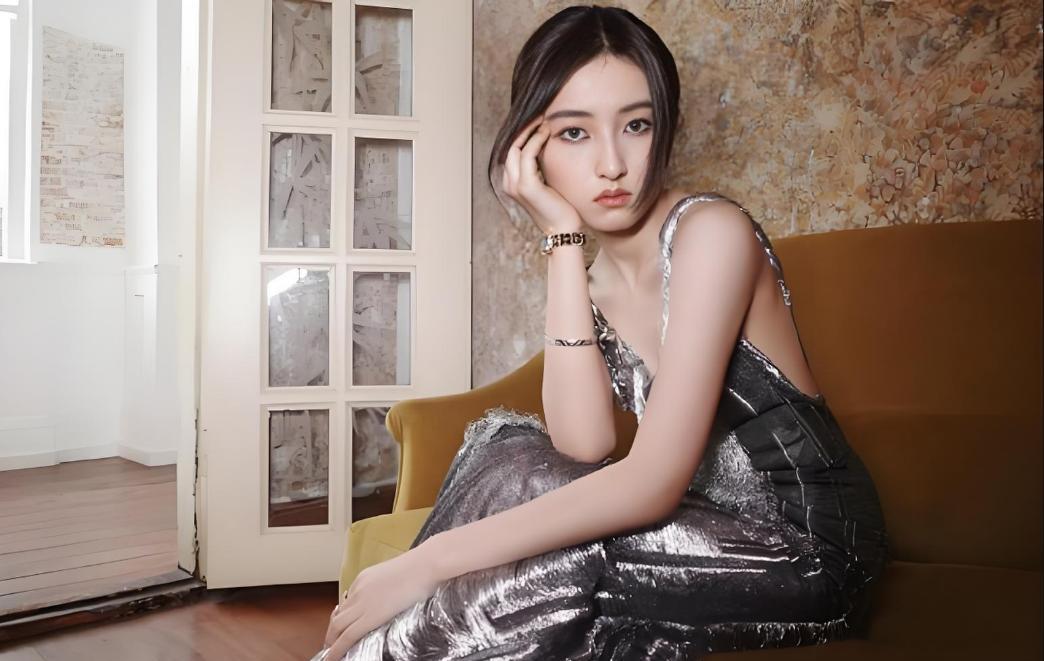 00后演员张子枫引领潮流，娱乐圈首倡拒绝饭圈文化