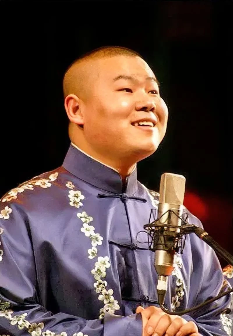 随着烧饼变成了烧副总，很多人都在质疑，为什么没让岳云鹏干呢，小岳岳，这么多年在德