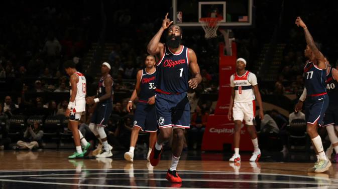 四大流量强队，没想到战绩好的竟然是快船！其他三支球队都不要面子的吗？
1.快船：