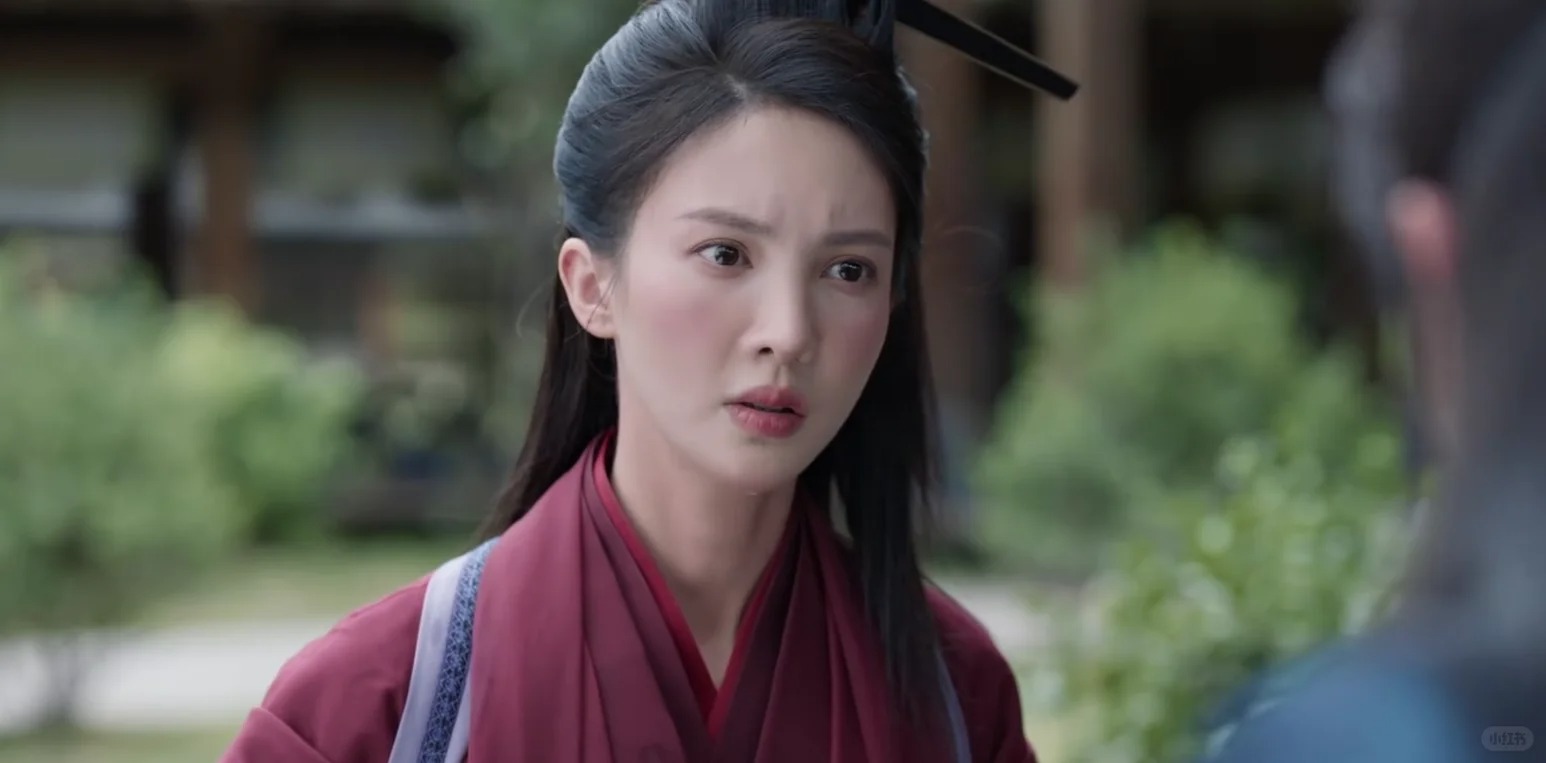 庆余年给女角色画那么重的腮红干什么😓
花魁那么重的腮红我理解，其他俩在剧里是公