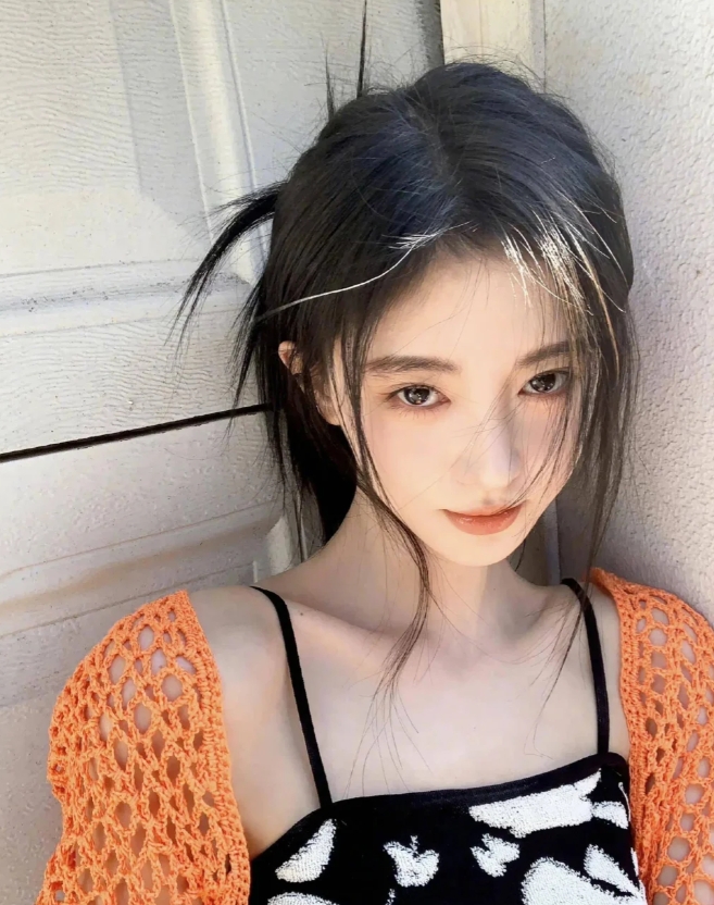 韩婧祎独立启航：合约到期，新篇章待续