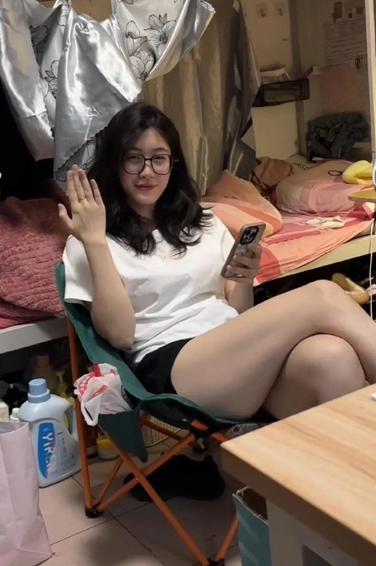 请问这手势是几个意思？