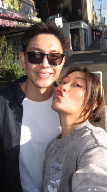 亲手培训出来的御用摄影师，fi常满意！
有James掌镜如同被集美掌镜一样舒心！