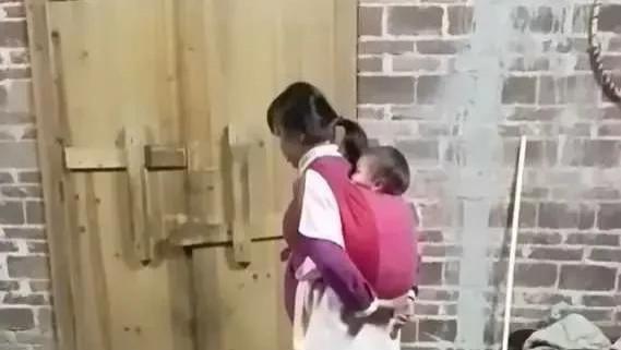 30岁女子坚持拼七胎生儿子，被指责后破大防：想要儿女双全有错吗