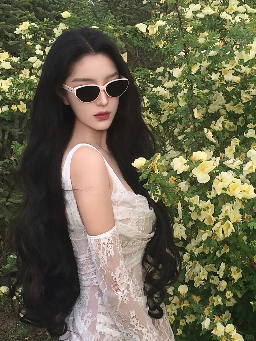 一种生人勿近的美
⌯>ᴗo⌯ .ᐟ.ᐟ
天气好心情就好🌤
戴个墨镜出门咯