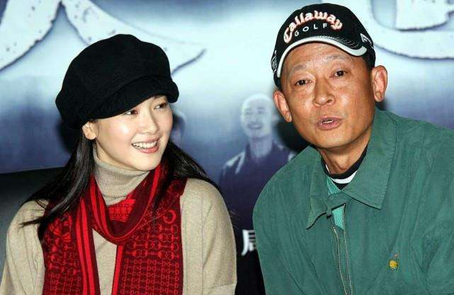 当年拍摄《天道》，左小青质问导演：“演员不脱衣服这戏就拍不成咋滴？”导演很无语：