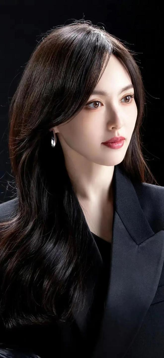 刘亦菲与唐嫣：娱乐圈的友情距离