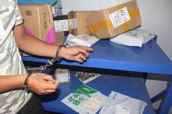 网购多次被偷，一气之下在包里放了一根针