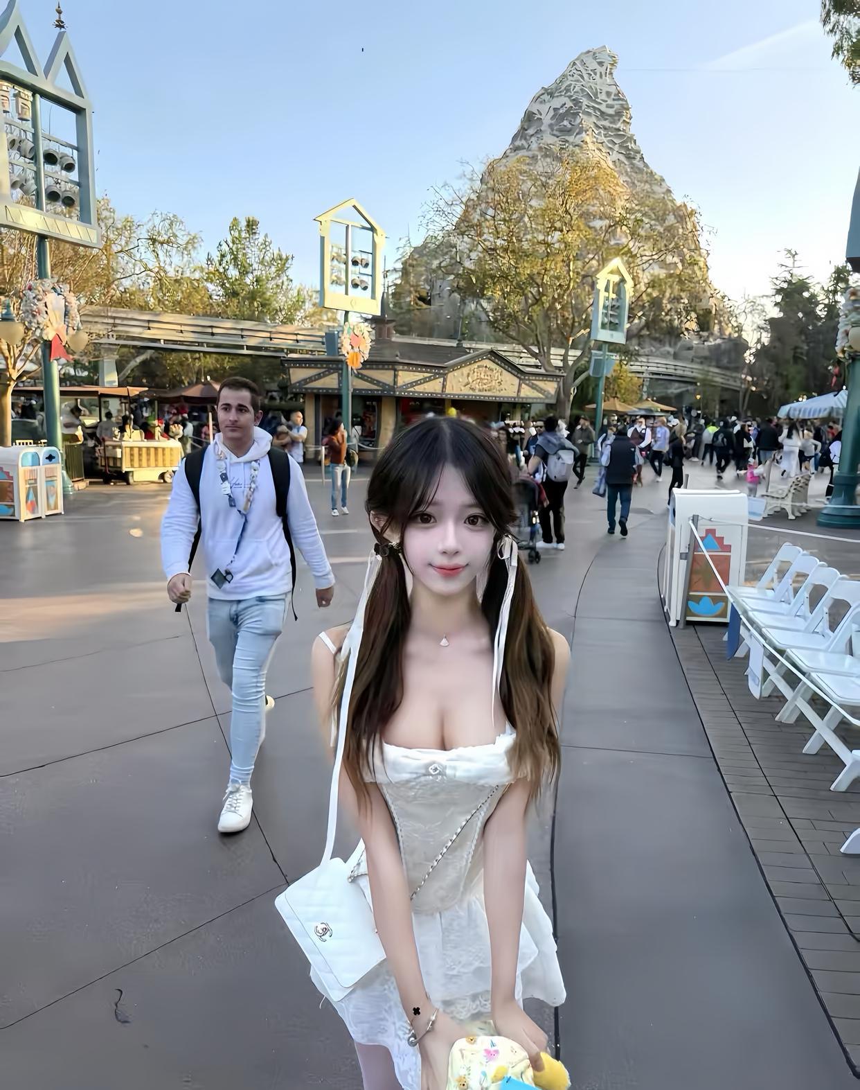 社会观察：从图中可以看出，老外的消费水平一直没有减少，消费人群反而在增加…