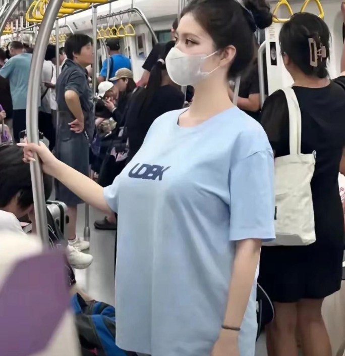 不懂就问，真有这么大吗？！哈哈哈哈 [大笑][大笑][大笑][大笑][大笑]