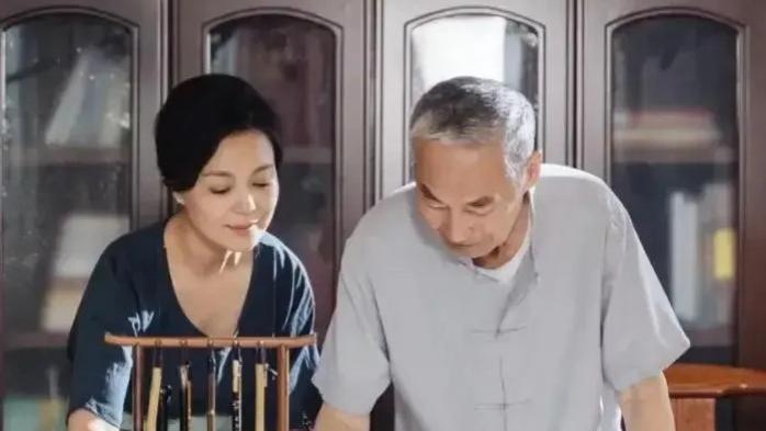 演员杜雨露：79岁患癌病逝，葬礼仅6人参加，妻子的选择让人泪目