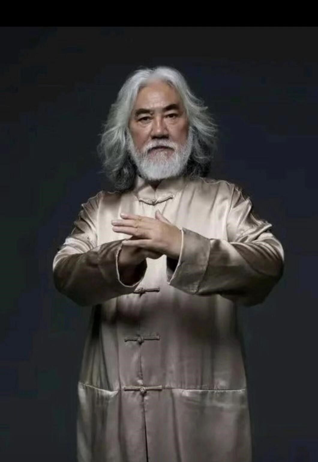 “很难杀”的张纪中：坚韧与爱的传奇