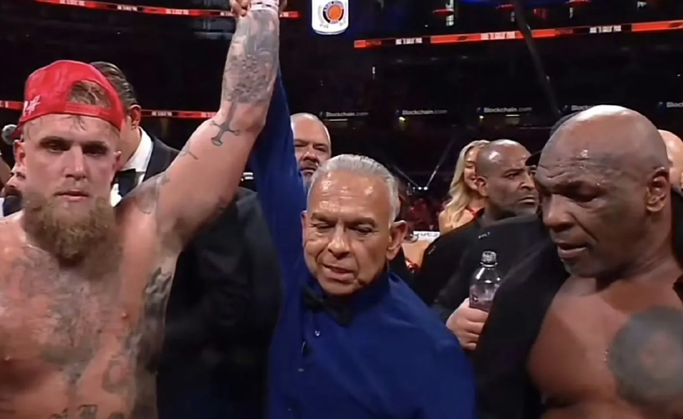 关注度拉满！58岁泰森重返擂台打满8回合，不敌27岁杰克-保罗

北京时间11月