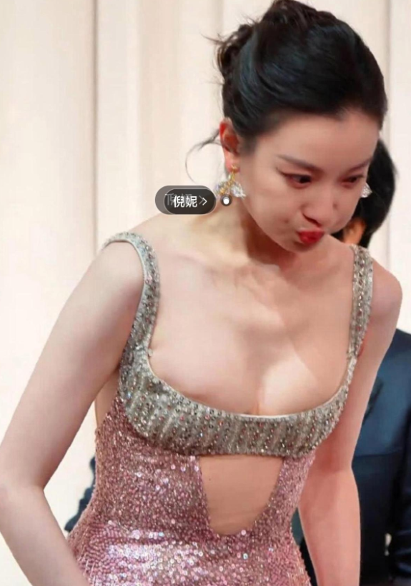 一次，记者问倪妮:“听说很多人馋你的身子，你想对他们说点什么？”，只见倪妮丹唇轻