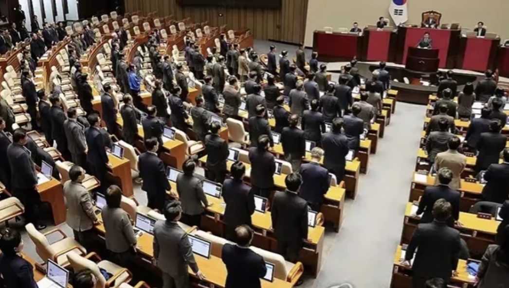 尹锡悦弹劾案停滞，原因无非就 3 点。
 
1. 执政党抵制。国民力量党反对弹劾