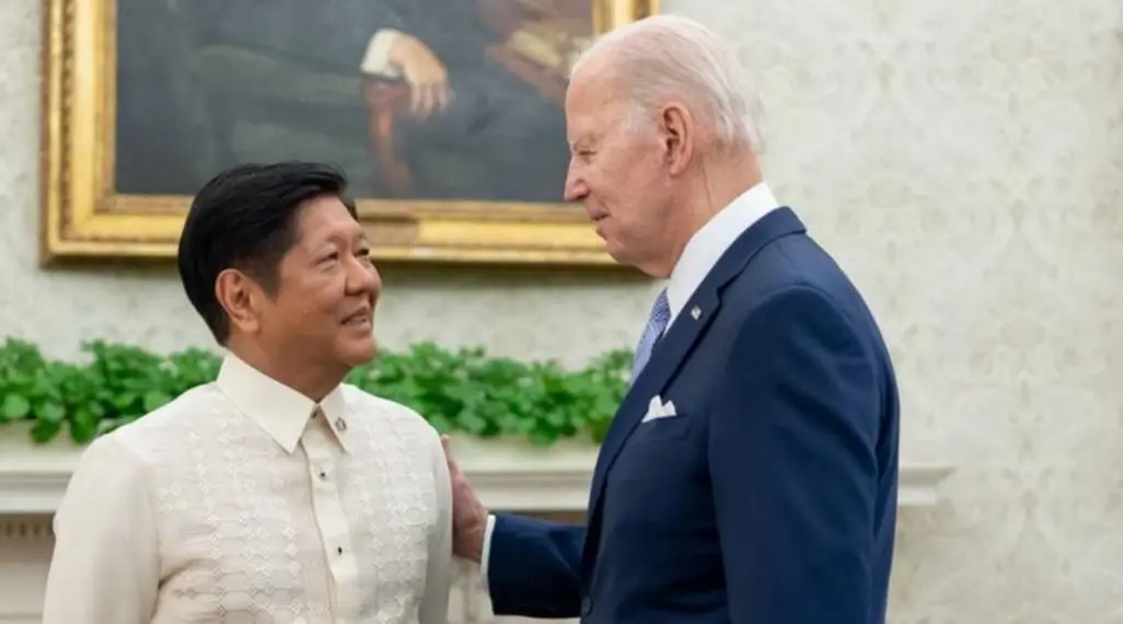 美国和菲律宾互相骗呢，美国压根没想过要去帮菲窃夺中国岛礁，只是给菲一点幻想，令其