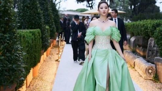 娱乐圈演技退步的明星有多少？刘亦菲不算啥，她才令人惋惜！