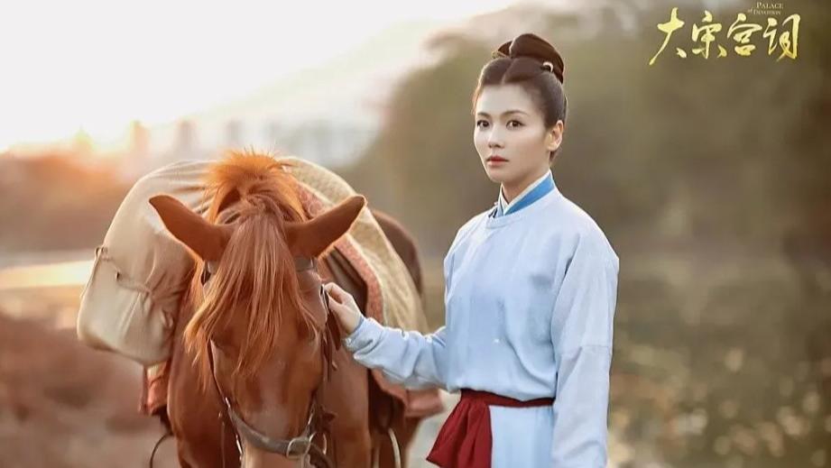 梅婷同龄女演员脸红？观众：40＋的女演员请别强行装嫩好吗
