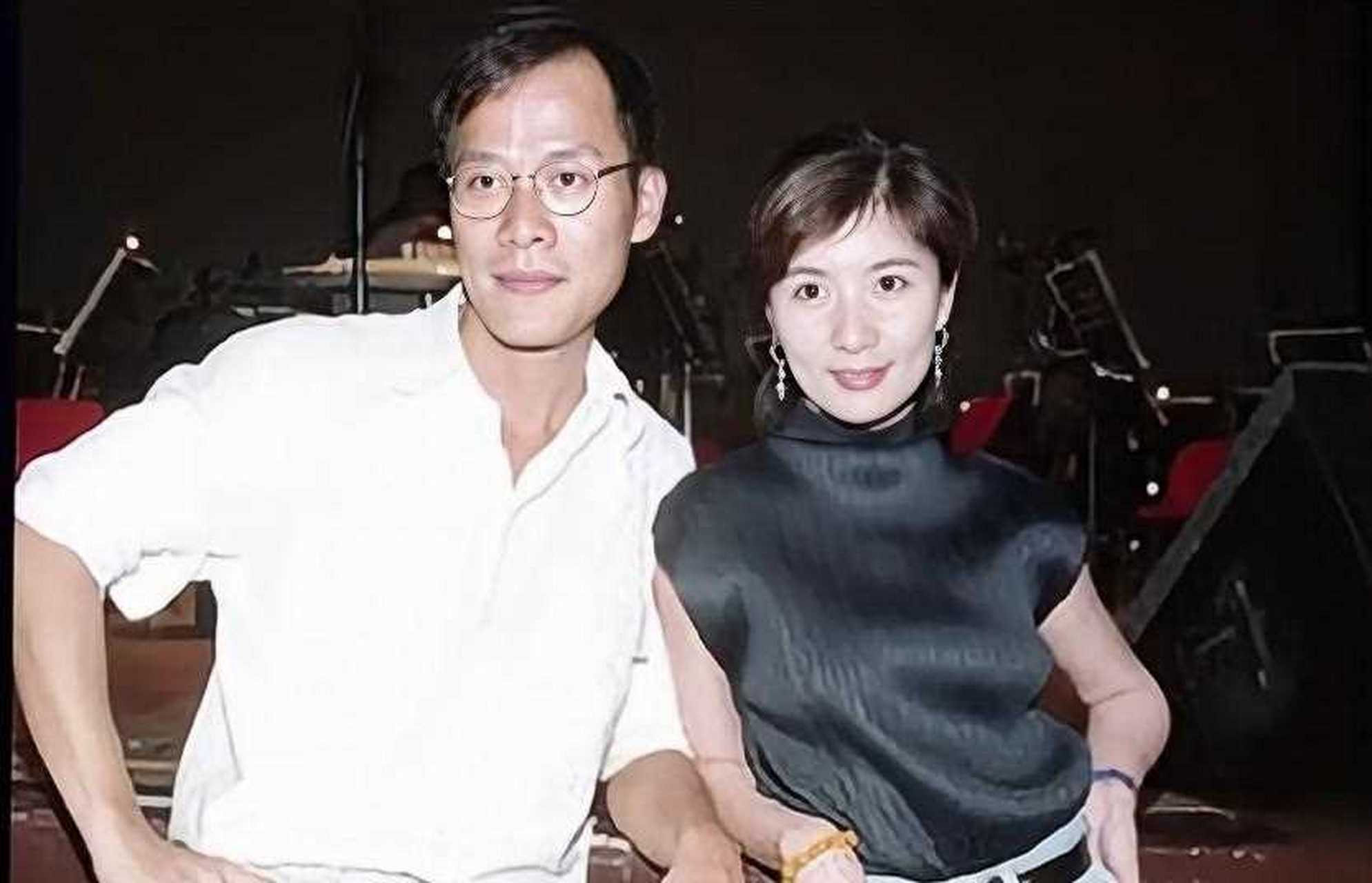 罗大佑和李烈爱情长跑12年后结婚，他曾表示：我选择丁克。闪婚又闪离后，男方娶了小