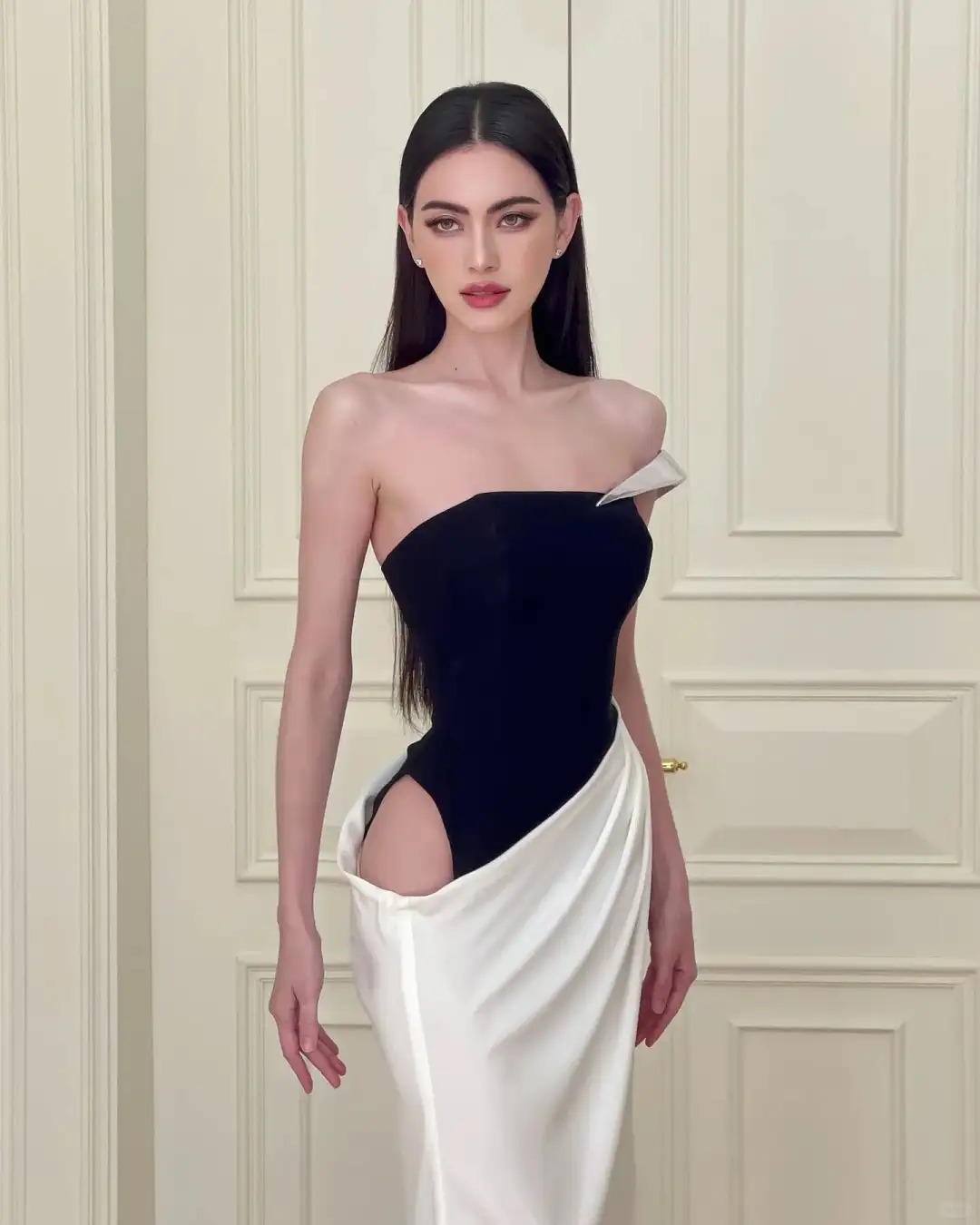 Mai姐
身材真的顶
时尚资源是真的好