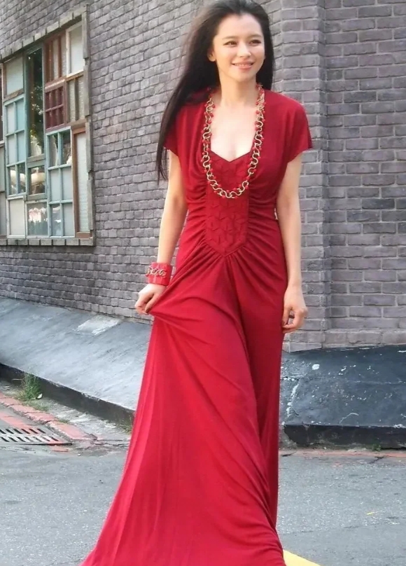 徐若瑄，演艺界常青树，跨界女神的多彩篇章