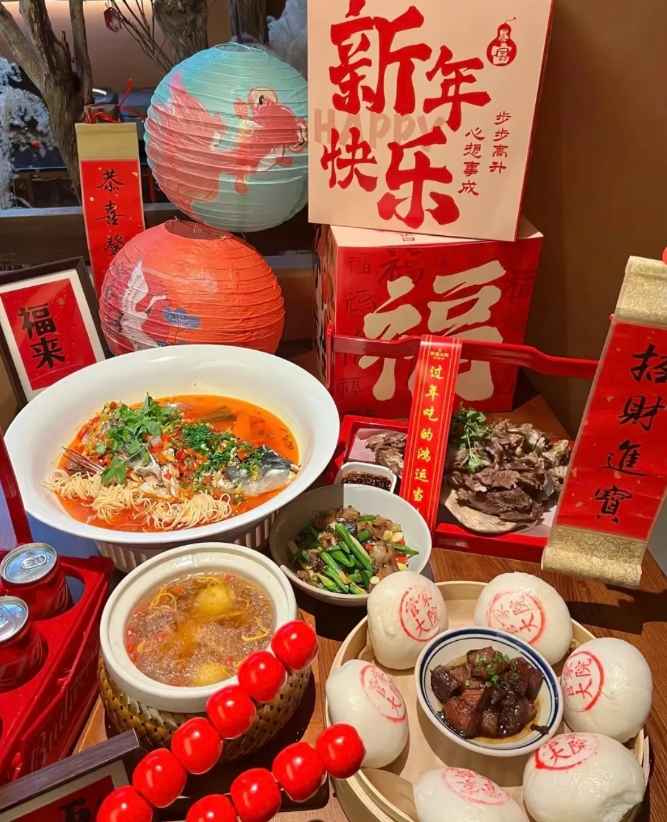 今天是除夕，我广东婆婆说，年初一不能打扫卫生、洗衣服、洗头发，让我们抓紧时间洗澡