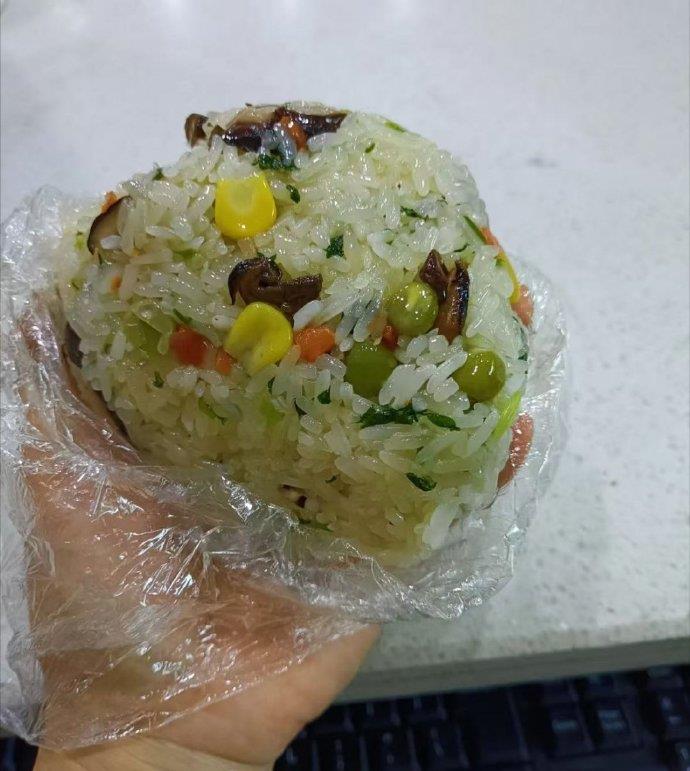 幽默趣闻：上班带饭又有了新思路!！哈哈哈哈！