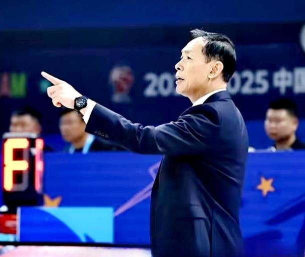CBA的主教练，何时不再是高危职业
新赛季，CBA联赛已经更换了三位主教练，分别
