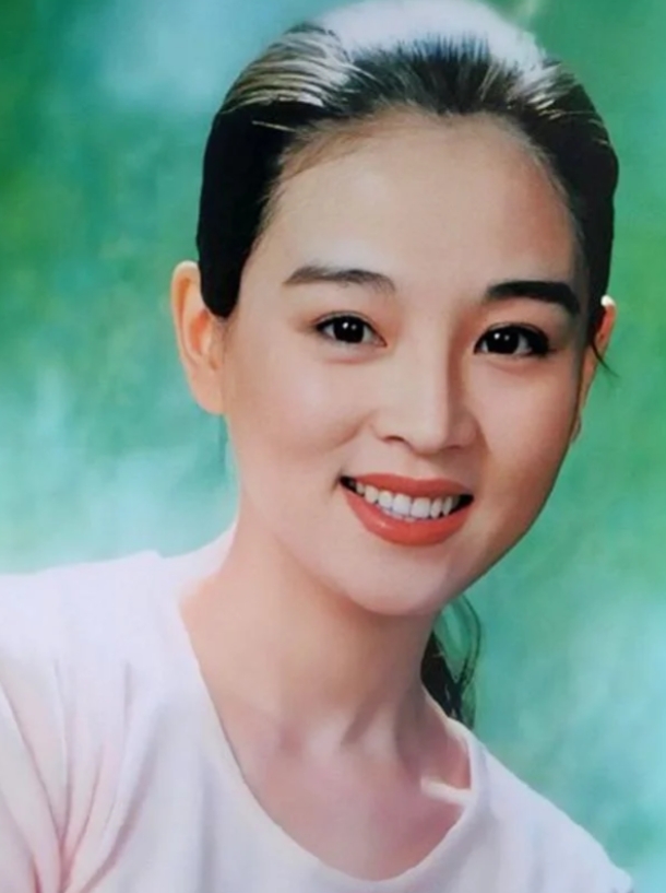 赵明明为爱息影，丈夫却说：咱们离婚吧！