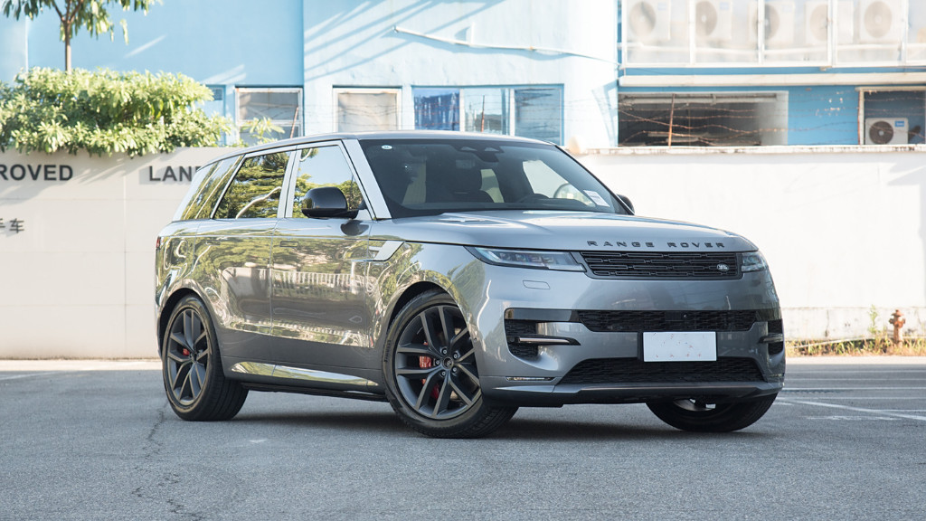 25款路虎揽运400PS SE：它是一台裸车高达105万的路虎高端SUV