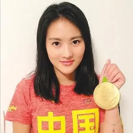 “跳水皇后”陈若琳，3岁时被父母抛弃，舅舅把她抚养长大，她拿了22个世界冠军、5