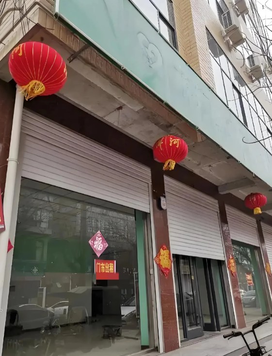 广西大化，女子租下表舅的房子，开门面做生意，说好租金1年1万，后来没钱给，女子丈