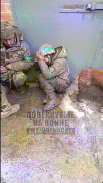 3月22日，乌克兰武装部队士兵自拍，在俄罗斯空天军苏-34轰炸机投下FAB-50