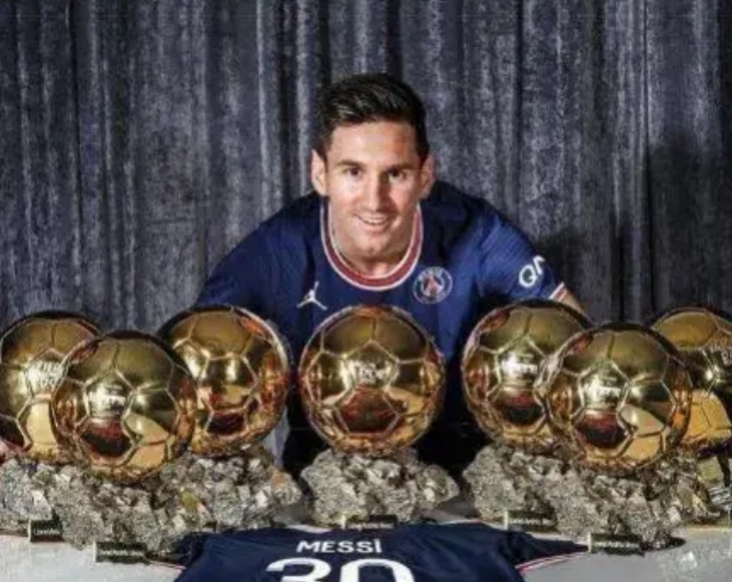 梅西确实是一个争议性比较大的球员，有的人说梅西是球王，荣誉加身，拿到了该拿的所有