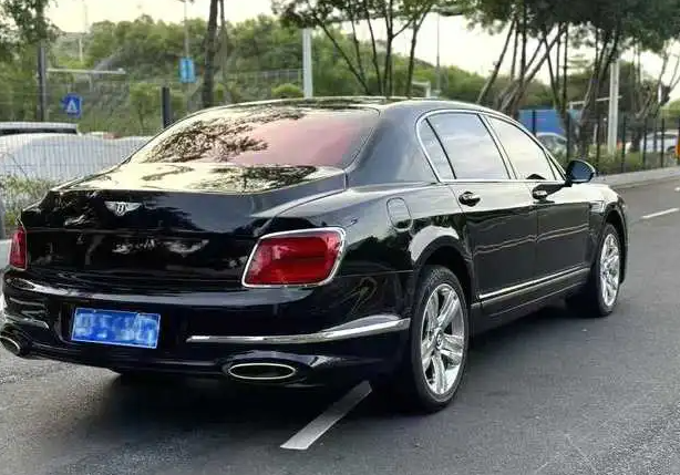 又一台50万装200万的逼

