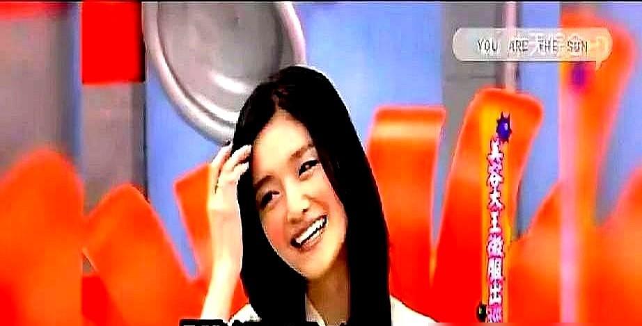大S和仔仔真的是绝配！

回娘家都要牵手靠肩

剧组喊“卡”都能调情

整理头发