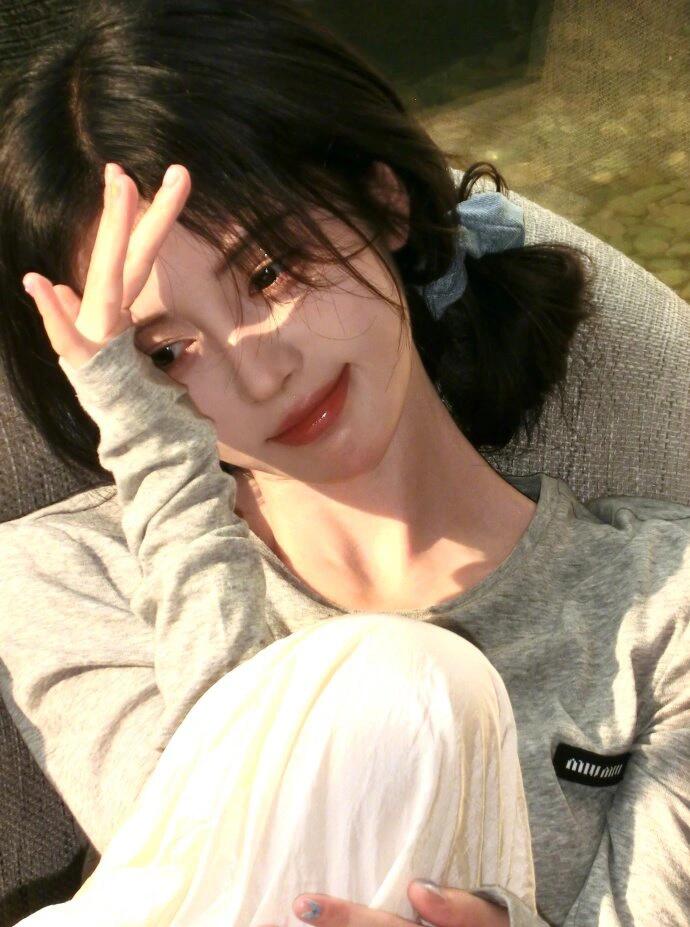 鞠婧祎的美貌看一次窒息一次