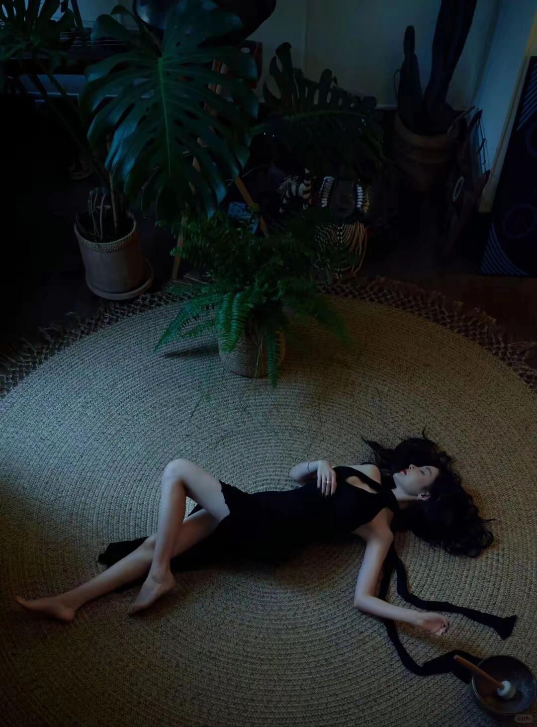 张天爱：黑色经典，惊艳绝伦