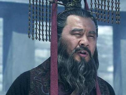 赤壁战败后为何曹操直接退回北方，而不是亲自留在南郡镇守江陵城?